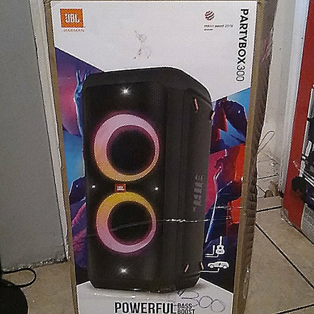 Partybox300 powerful bass boost bosina